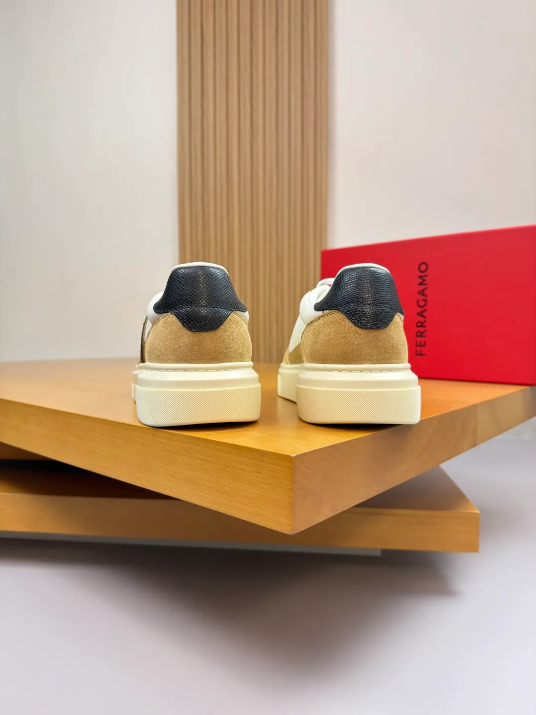 Men's men's shoes 💰440 [New style] 🏃‍♂️🏃‍♂️[Ferragamo] Ferragamo - High-end quality original order·Casual sports shoes -Upper: 🔝Nappa calfskin, suede calfskin, shoe body. Sewing brand totem, tongue air pressure brand logo -Inner: water-dyed cowhide -Outsole: ultra-light TPU foam rubber; molded outsole -Ultra-high quality control and fine workmanship: outstanding (high-end, extravagance, grade) -Size: 38-45 (46, can be customized)